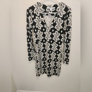 Diane von Furstenberg Black & White 100% Silk Dress Size 2